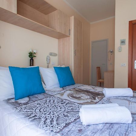 Hotel Giove Dipendenza Hotel Fiamma 체제나티코 객실 사진
