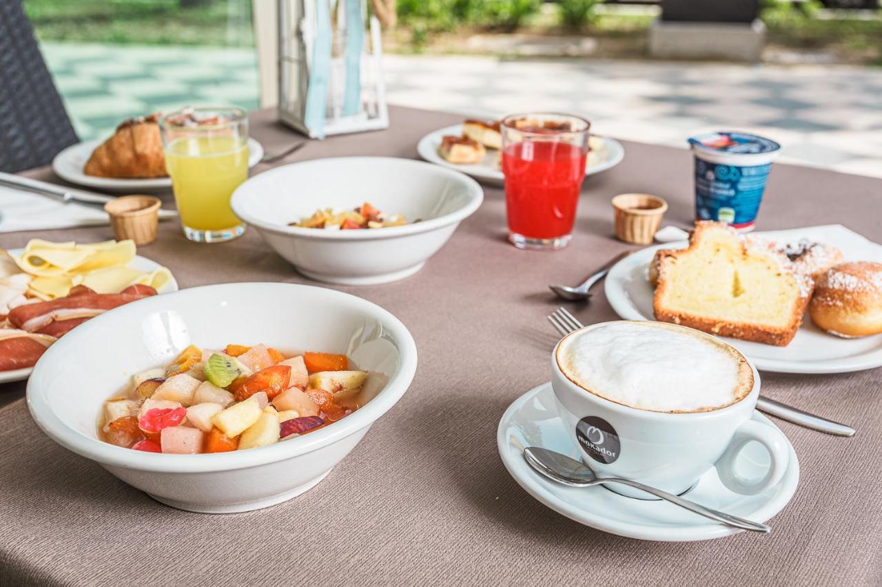 Hotel Giove Dipendenza Hotel Fiamma 체제나티코 외부 사진