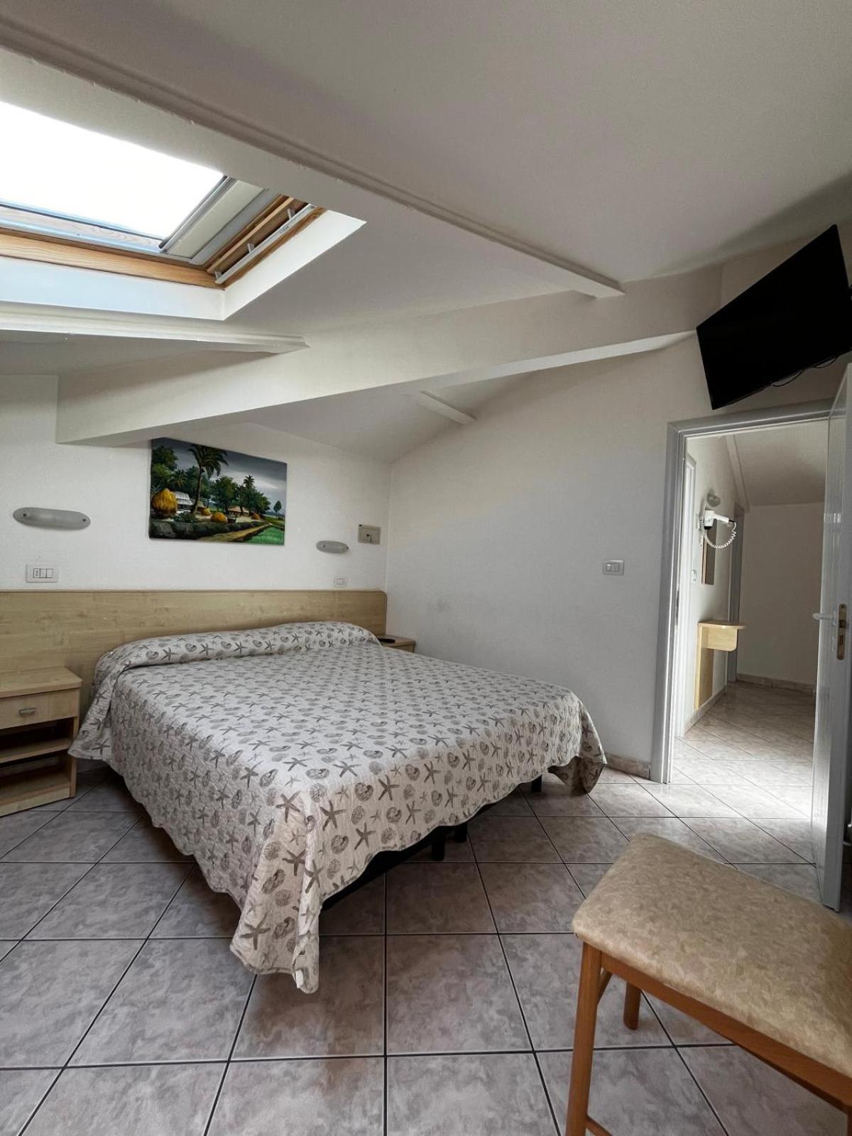 Hotel Giove Dipendenza Hotel Fiamma 체제나티코 외부 사진