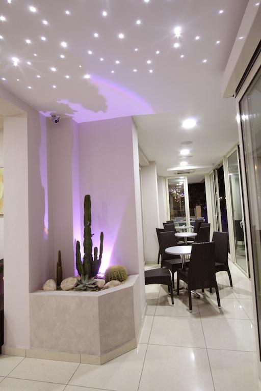 Hotel Giove Dipendenza Hotel Fiamma 체제나티코 외부 사진