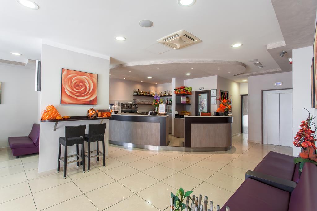 Hotel Giove Dipendenza Hotel Fiamma 체제나티코 외부 사진