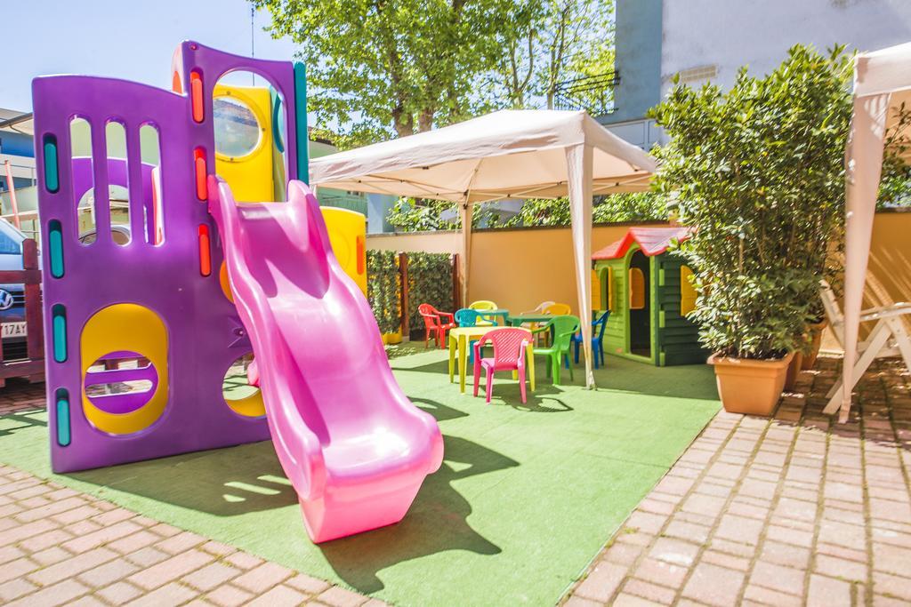 Hotel Giove Dipendenza Hotel Fiamma 체제나티코 외부 사진