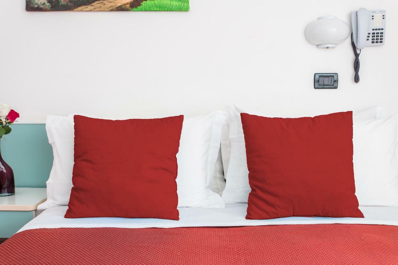 Hotel Giove Dipendenza Hotel Fiamma 체제나티코 외부 사진